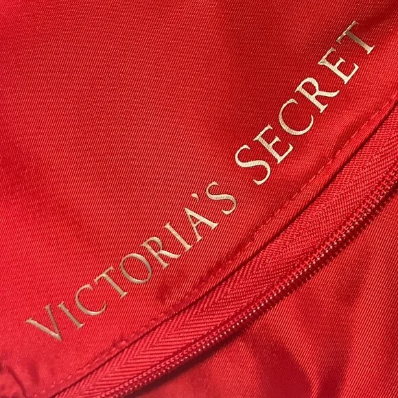 NWOT Victorias Secret large red heart tote - Picture 6 of 6